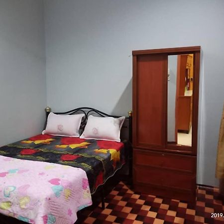 Ammara Homestay Seri Manjung 5 Lumut Buitenkant foto