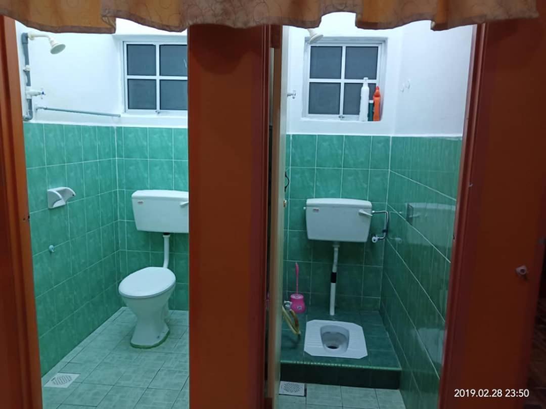 Ammara Homestay Seri Manjung 5 Lumut Buitenkant foto