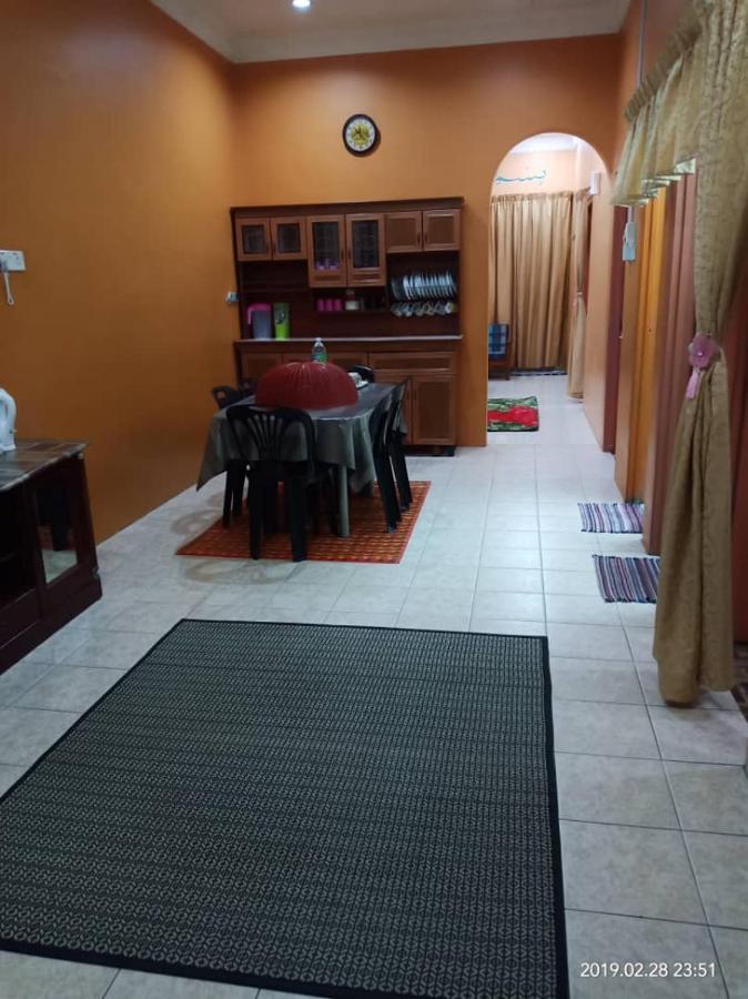 Ammara Homestay Seri Manjung 5 Lumut Buitenkant foto