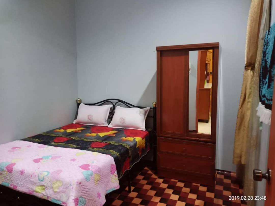 Ammara Homestay Seri Manjung 5 Lumut Buitenkant foto