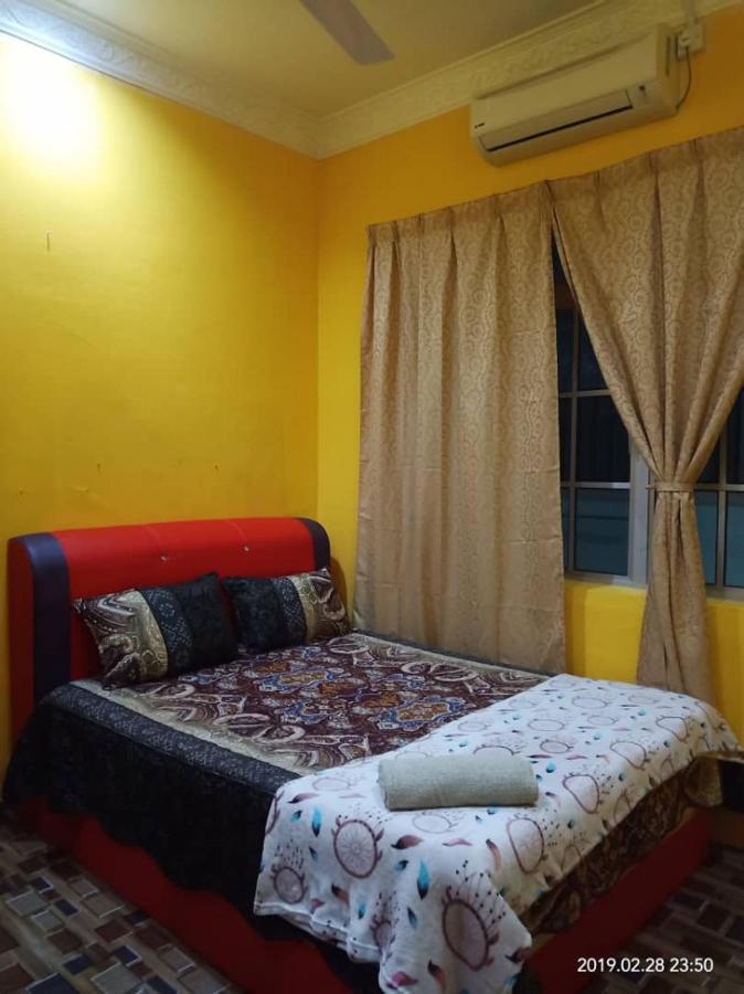 Ammara Homestay Seri Manjung 5 Lumut Buitenkant foto