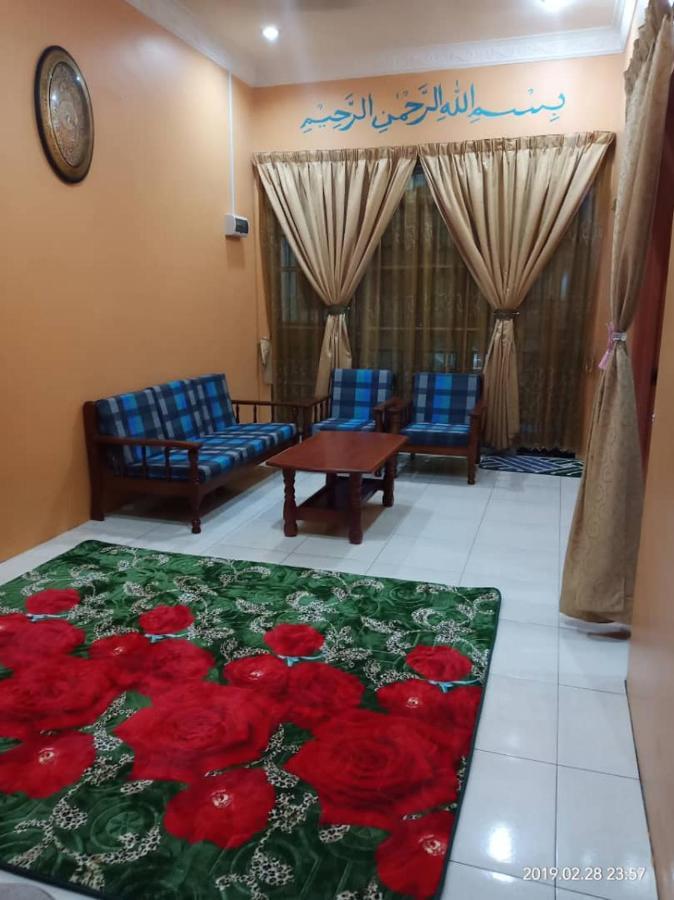 Ammara Homestay Seri Manjung 5 Lumut Buitenkant foto